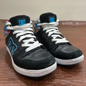 DC Women’s Skateboard Shoes Size 8 US